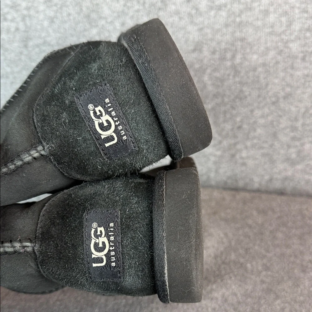 UGG Classic Black‎ Leather Sheepskin Boots Size 5